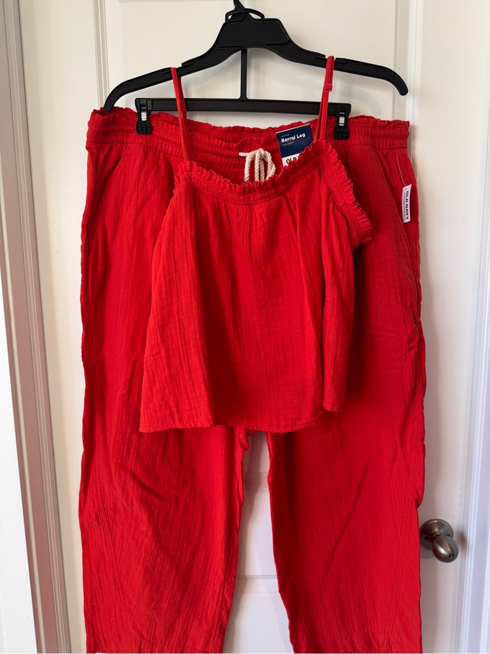 Old Navy Women's Crinkle Gauze Barrel Leg pants with Matching Tank
